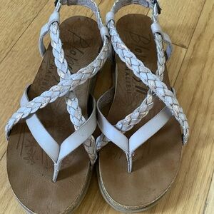 Beautiful copper tan sandals.